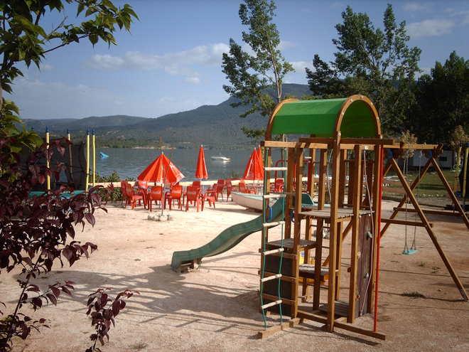 Camping Lago Barasona Hotel La Puebla De Castro Facilidades foto